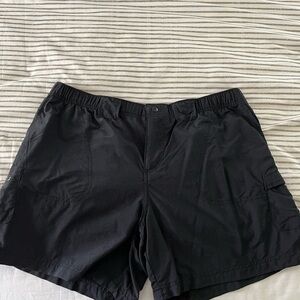 Columbia women’s black Cargo Short